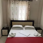 Xhonis Apartamento *