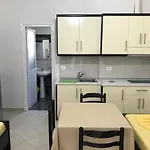Xhonis Apartamento