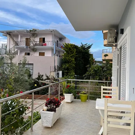 Xhonis Apartment