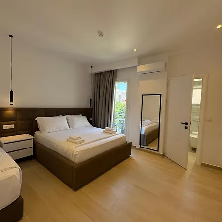 Apartment Xhonis