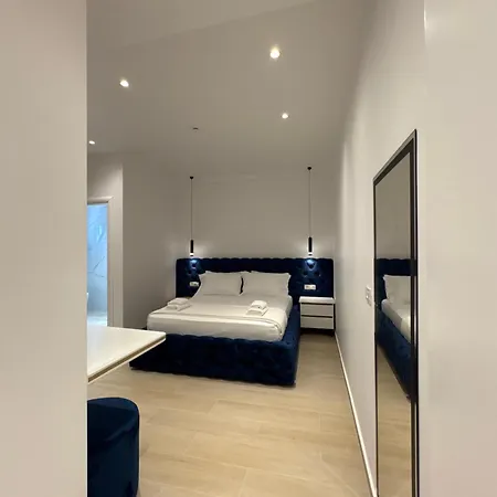 Xhonis Apartment *
