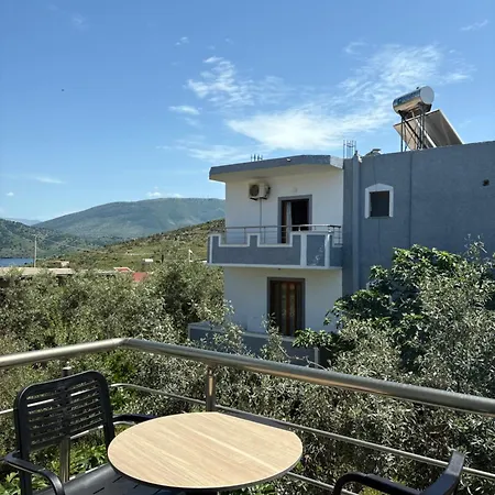 Apartment Xhonis *