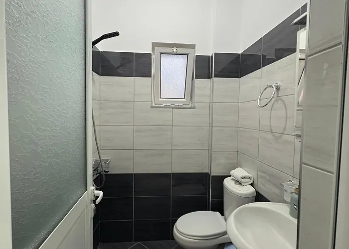 דירה Xhonis קסאמיל